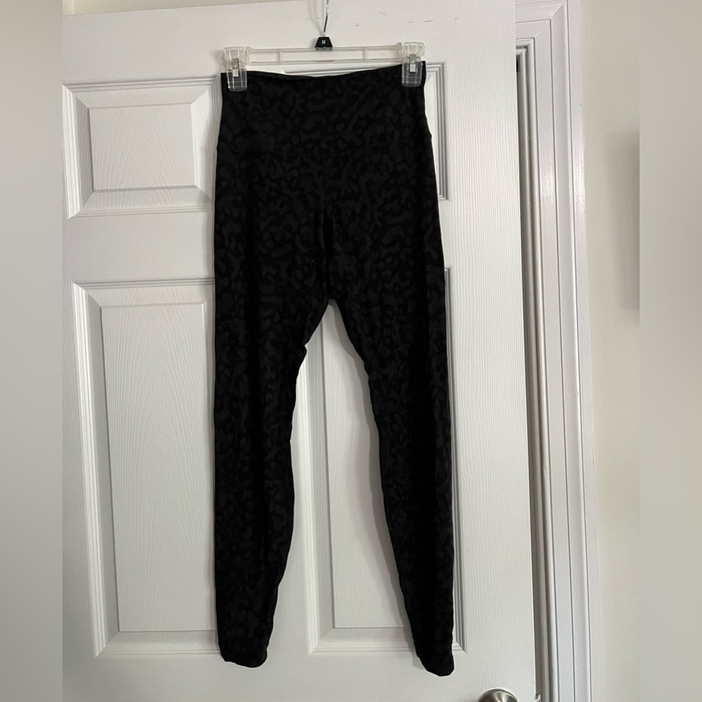 Lululemon Align 28” leggings. Black camo. Sz 8. Worn once